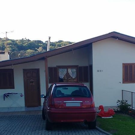 Pousada Da Mari Hotel Gramado Exterior photo